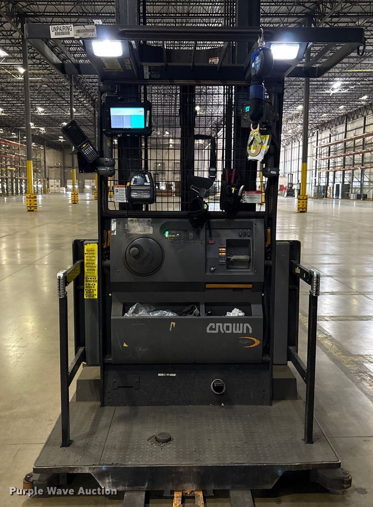 image for item EU4530 2018 Crown SP4050-30 order picker