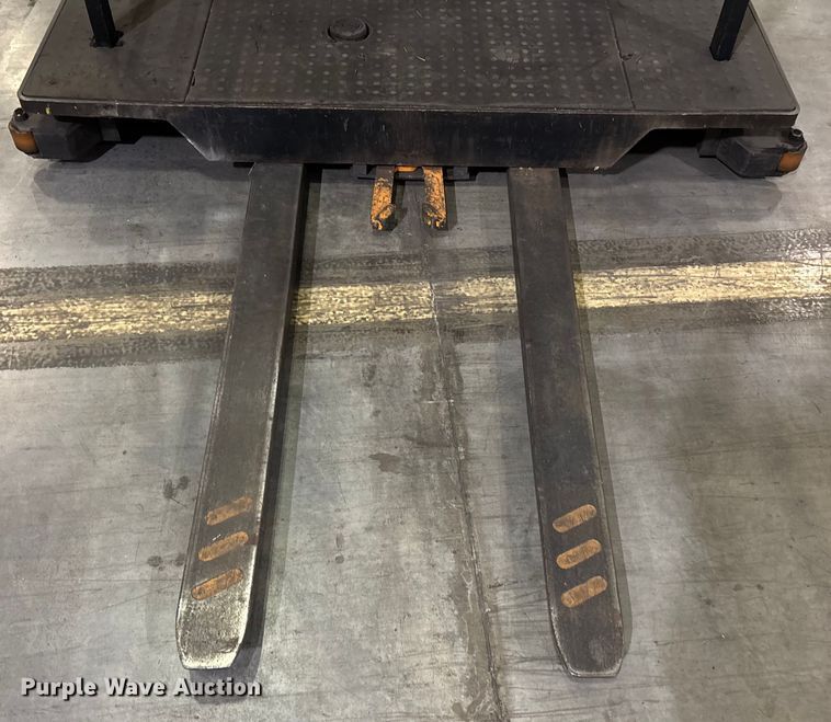 image for item EU4531 2018 Crown SP4050-30 order picker