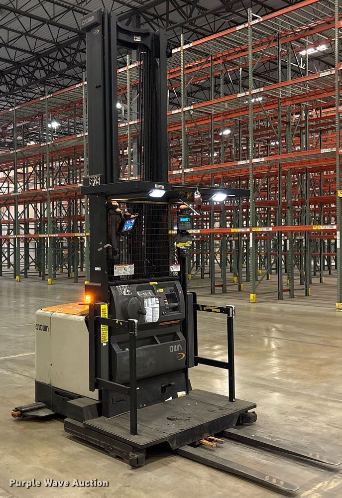 image for item EU4532 2018 Crown SP4050-30  order picker