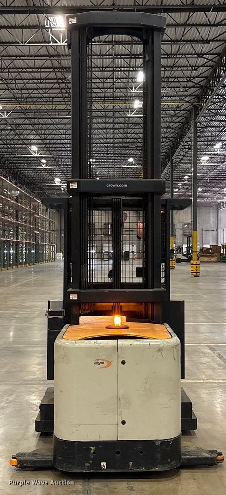 image for item EU4532 2018 Crown SP4050-30  order picker