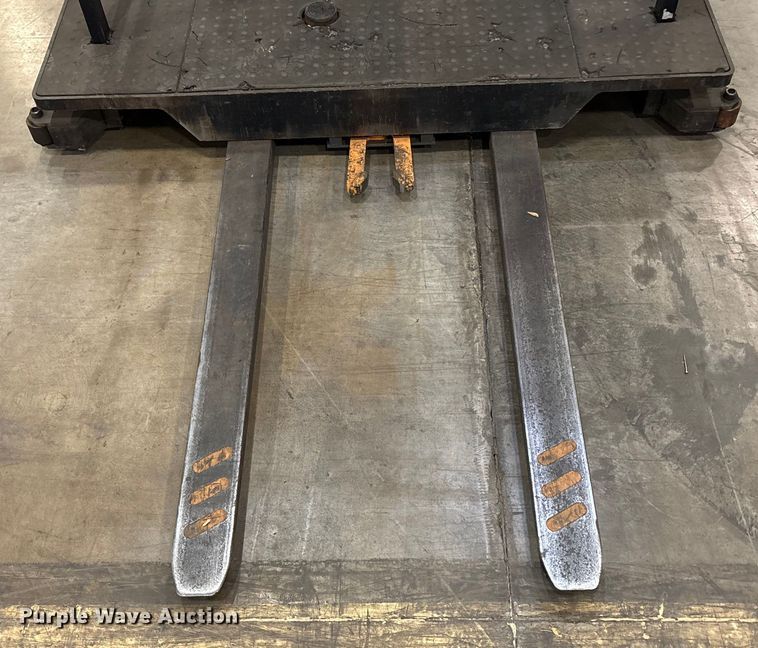 image for item EU4532 2018 Crown SP4050-30  order picker