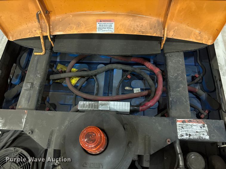 image for item EU4532 2018 Crown SP4050-30  order picker