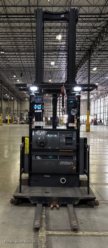 image for item EU4533 2018 Crown SP4050-30 order picker