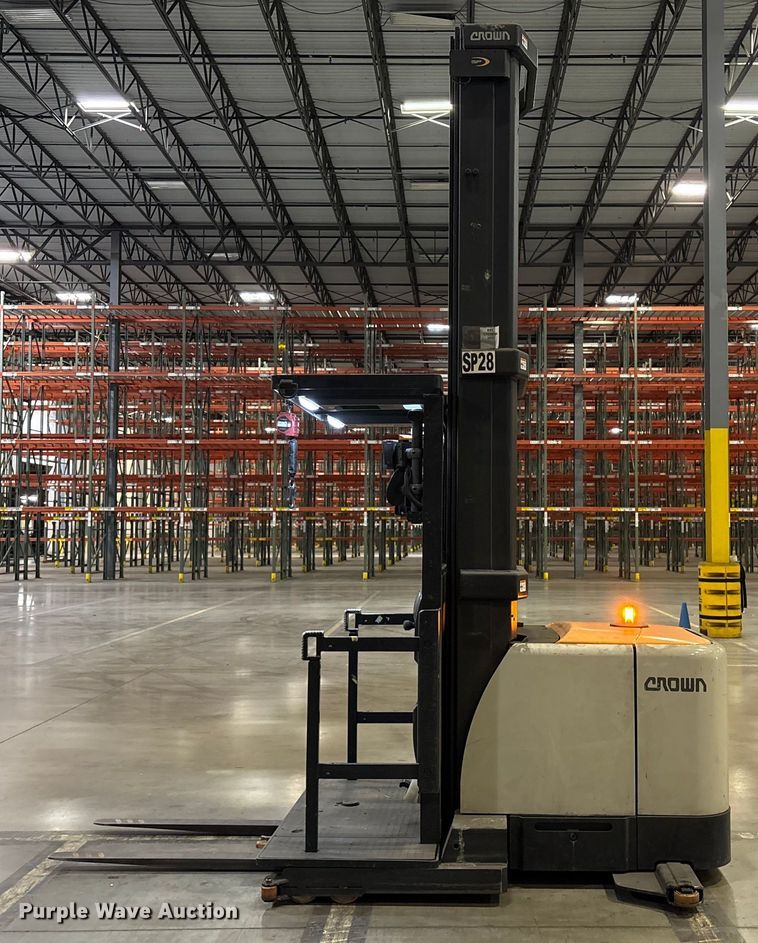 image for item EU4533 2018 Crown SP4050-30 order picker