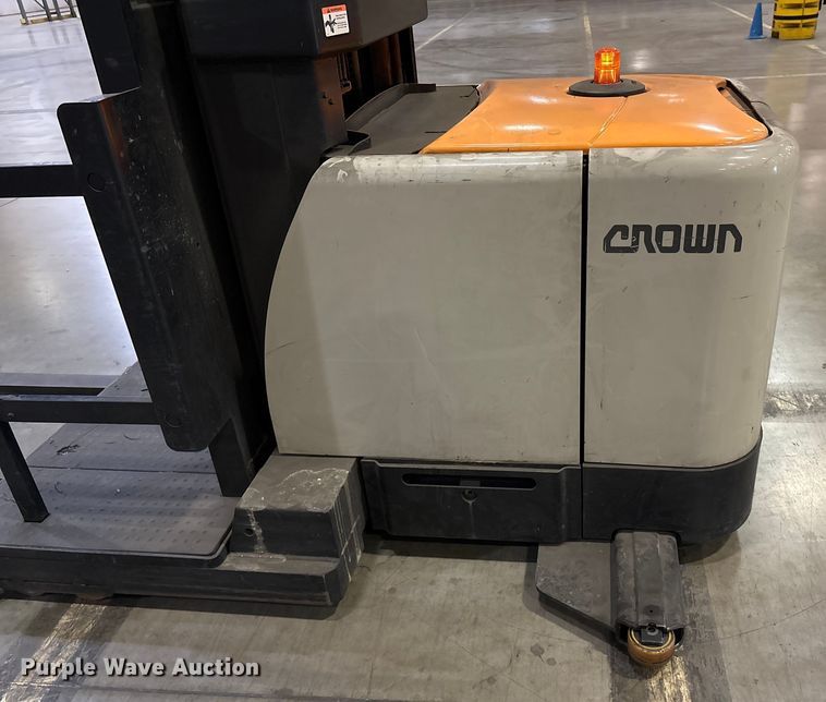 image for item EU4533 2018 Crown SP4050-30 order picker