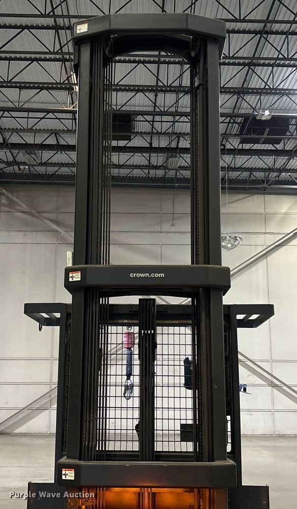 image for item EU4533 2018 Crown SP4050-30 order picker