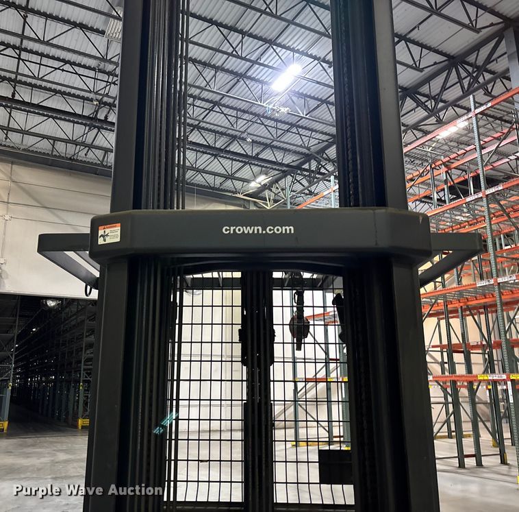 image for item EU4534 2018 Crown SP4050-30 order picker