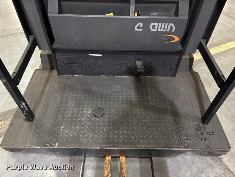 image for item EU4534 2018 Crown SP4050-30 order picker