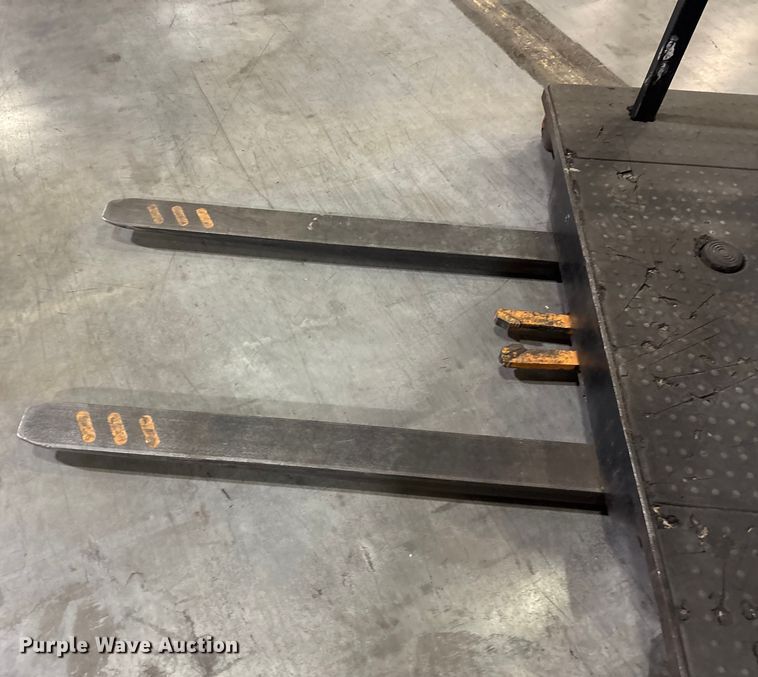 image for item EU4534 2018 Crown SP4050-30 order picker