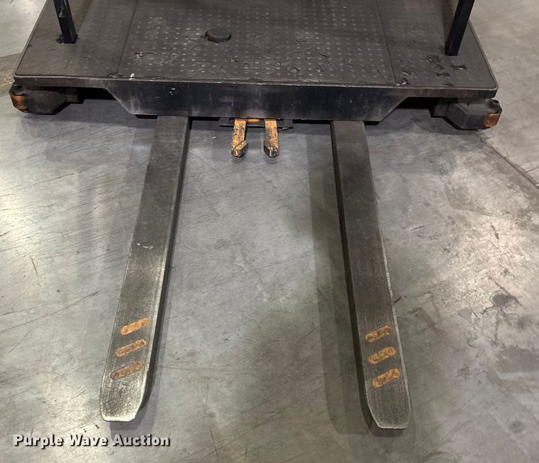 image for item EU4534 2018 Crown SP4050-30 order picker