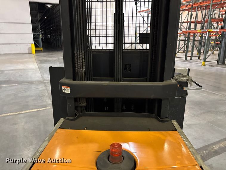 image for item EU4534 2018 Crown SP4050-30 order picker