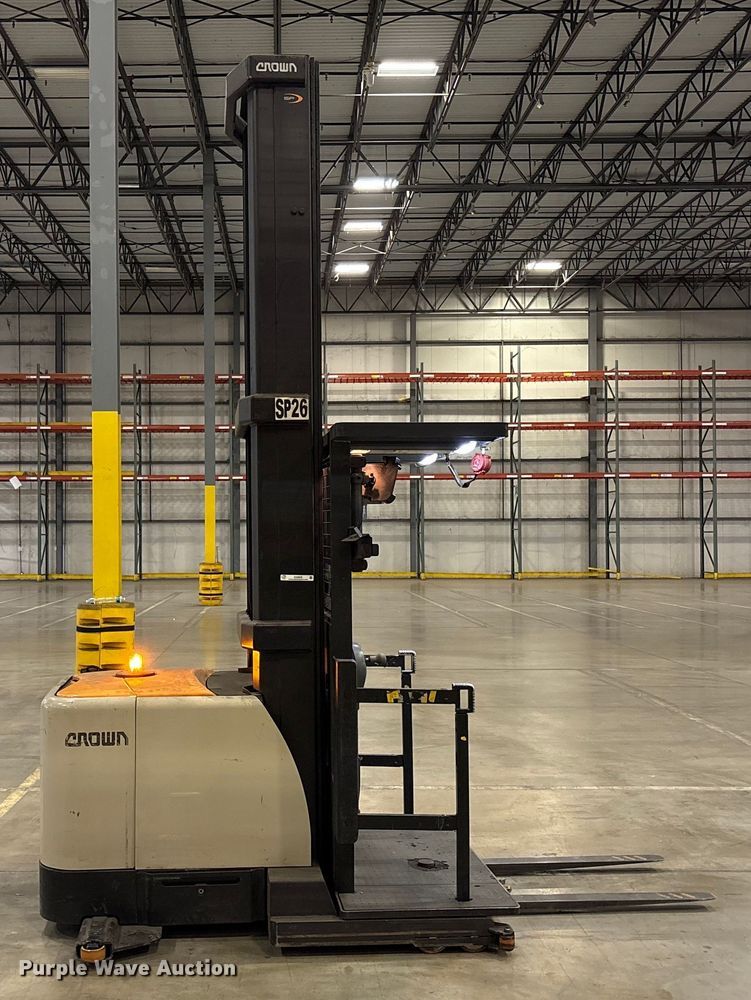 image for item EU4535 2018 Crown SP4050-30 order picker