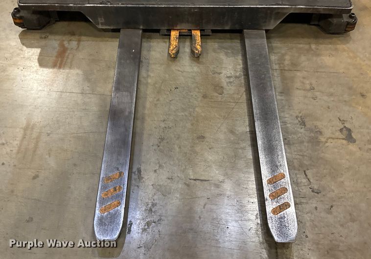 image for item EU4535 2018 Crown SP4050-30 order picker