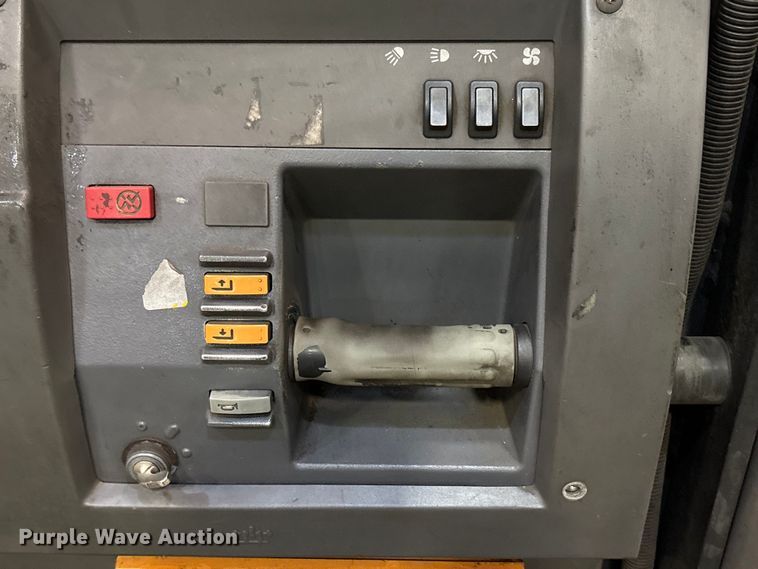 image for item EU4535 2018 Crown SP4050-30 order picker