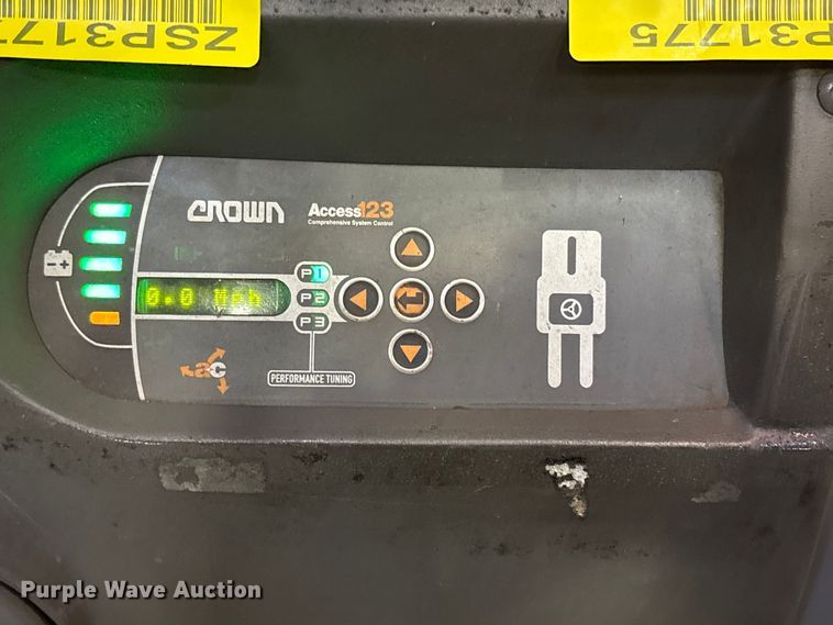 image for item EU4535 2018 Crown SP4050-30 order picker