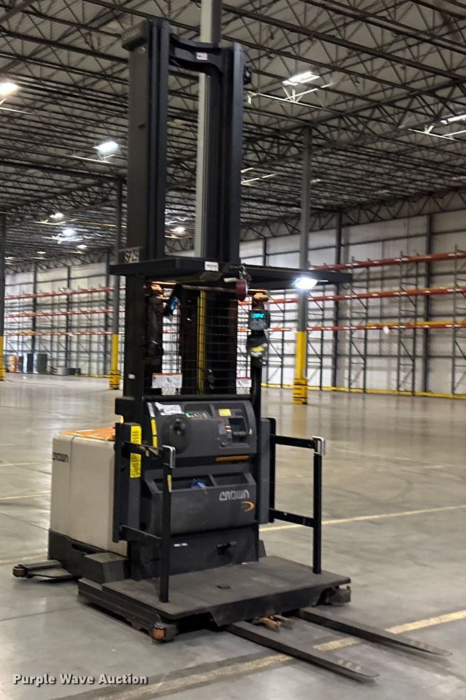 image for item EU4536 2018 Crown SP4050-30 order picker