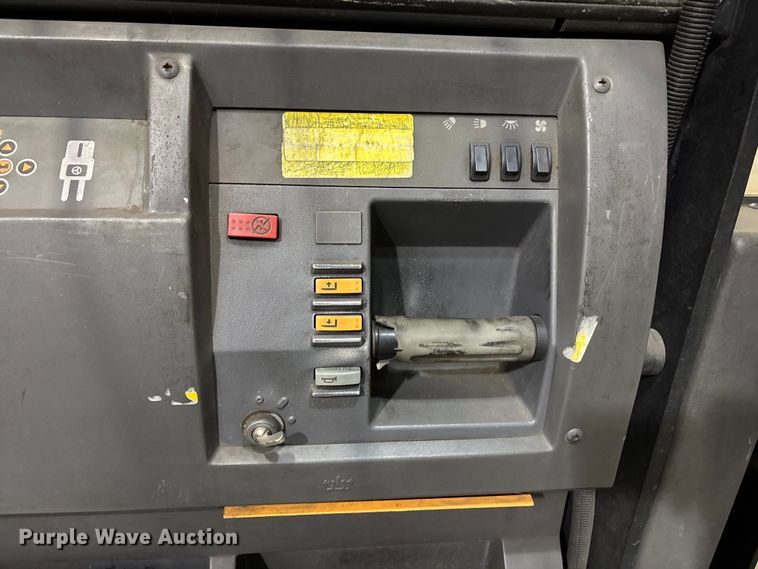 image for item EU4536 2018 Crown SP4050-30 order picker