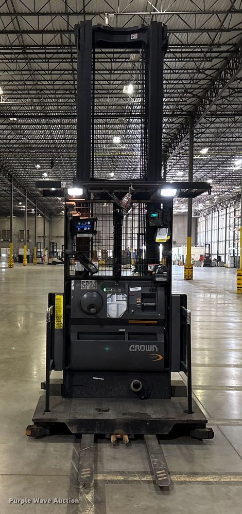 image for item EU4537 2018 Crown SP4050-30 order picker