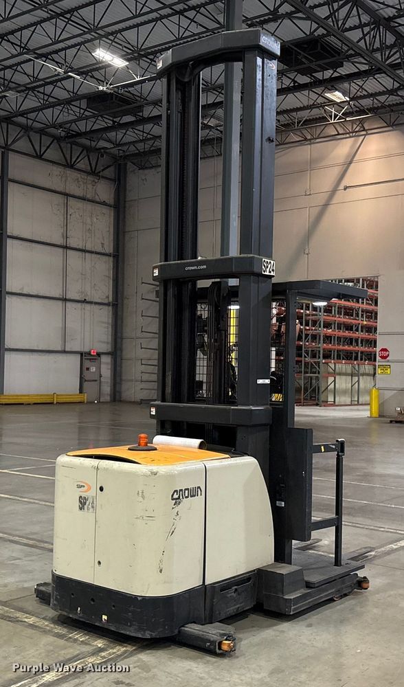 image for item EU4537 2018 Crown SP4050-30 order picker