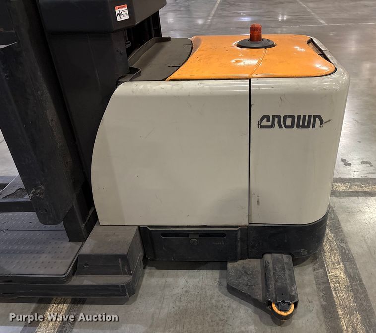 image for item EU4537 2018 Crown SP4050-30 order picker