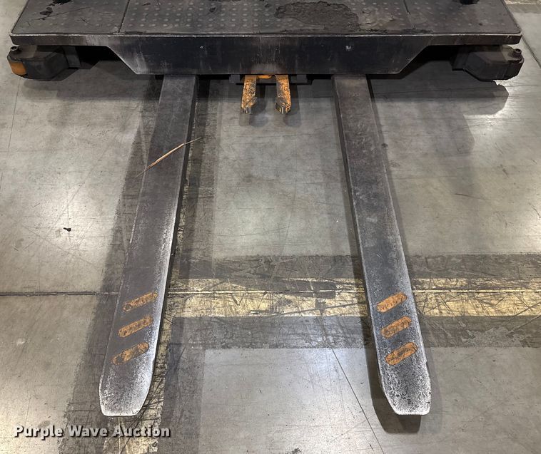 image for item EU4537 2018 Crown SP4050-30 order picker