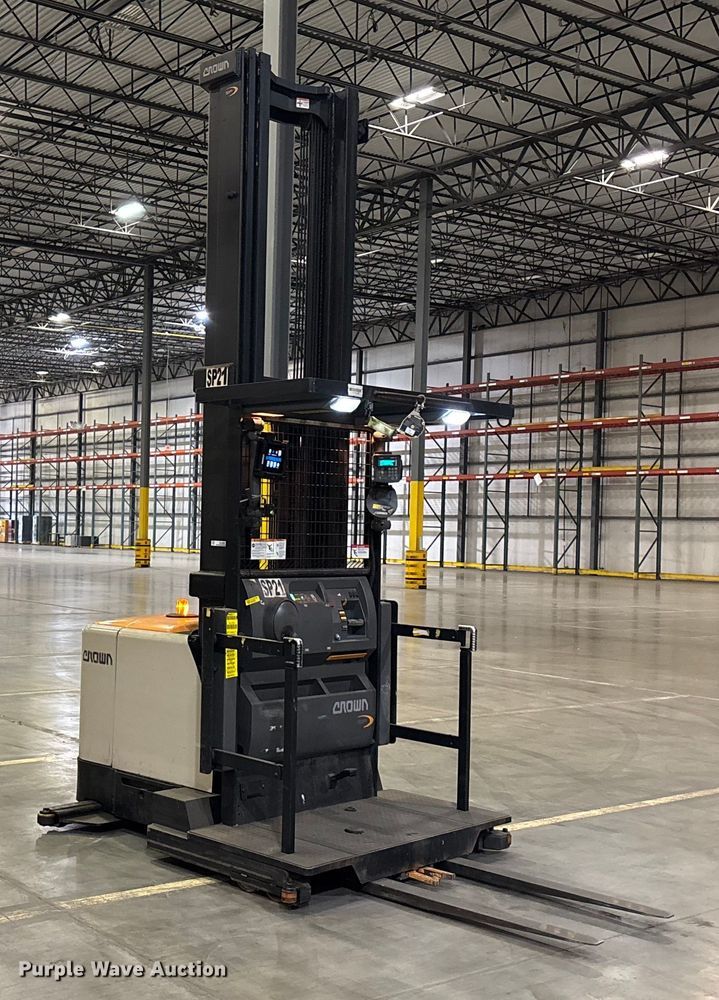 image for item EU4538 2018 Crown SP4050-30 order picker