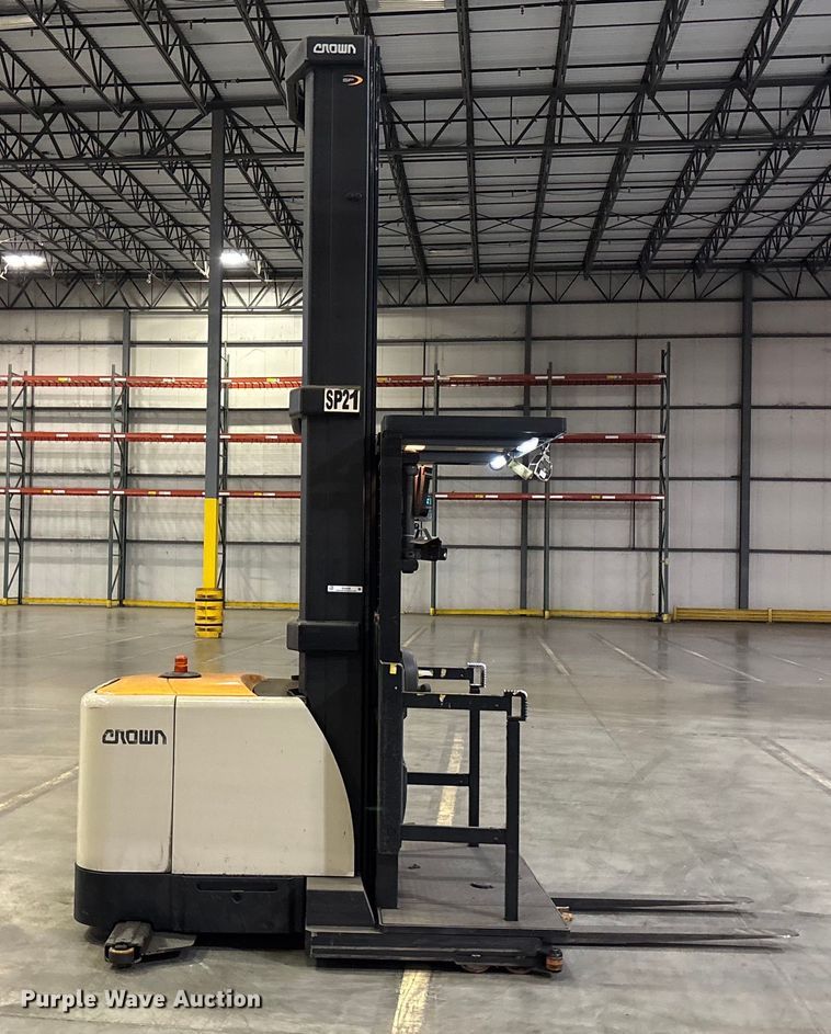 image for item EU4538 2018 Crown SP4050-30 order picker