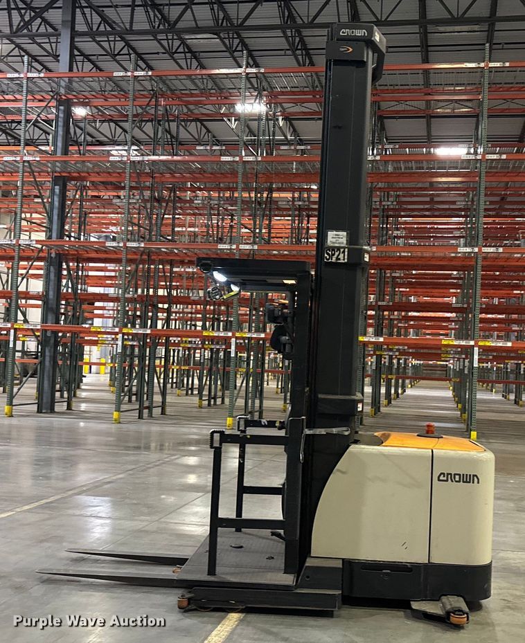 image for item EU4538 2018 Crown SP4050-30 order picker