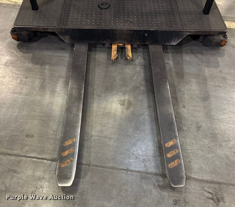 image for item EU4538 2018 Crown SP4050-30 order picker