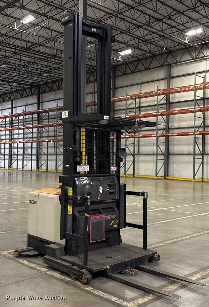 image for item EU4539 2017 Crown SP4050-30 order picker