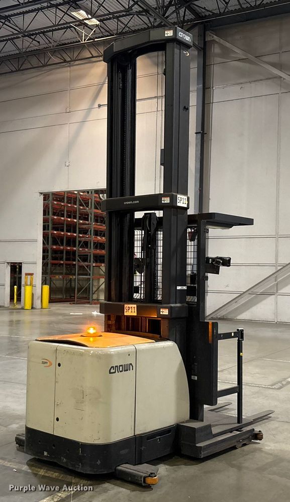 image for item EU4539 2017 Crown SP4050-30 order picker