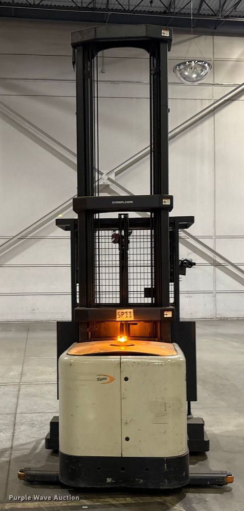 image for item EU4539 2017 Crown SP4050-30 order picker