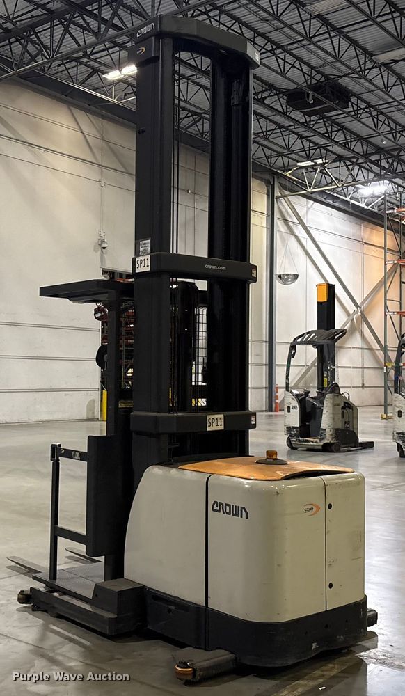 image for item EU4539 2017 Crown SP4050-30 order picker