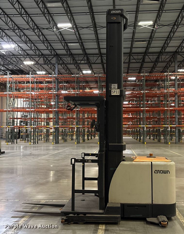 image for item EU4539 2017 Crown SP4050-30 order picker