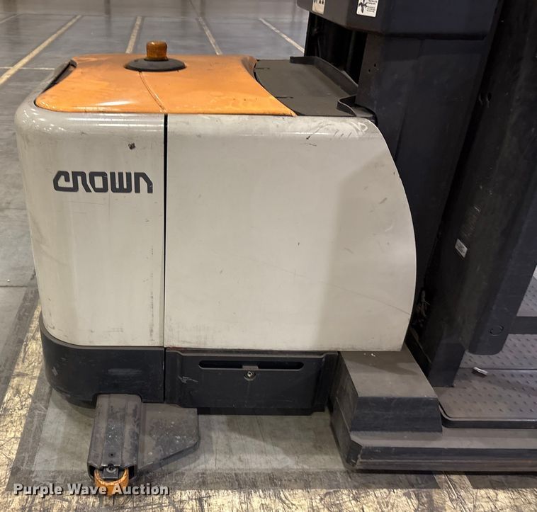 image for item EU4539 2017 Crown SP4050-30 order picker