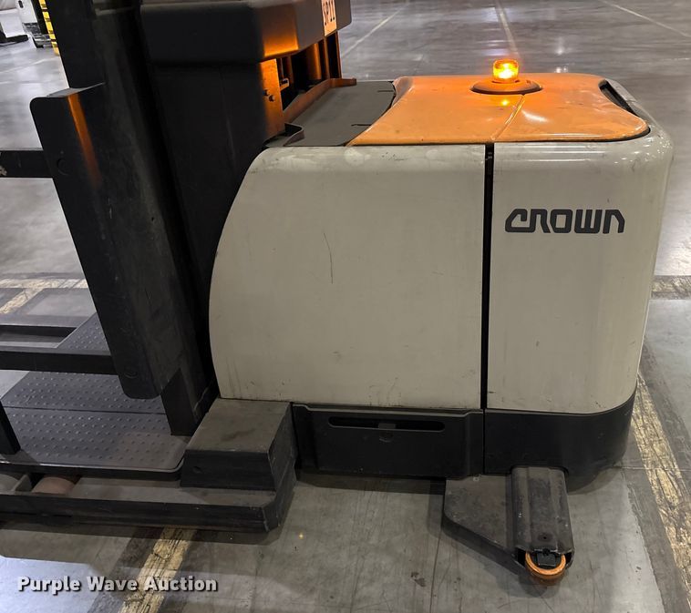 image for item EU4539 2017 Crown SP4050-30 order picker