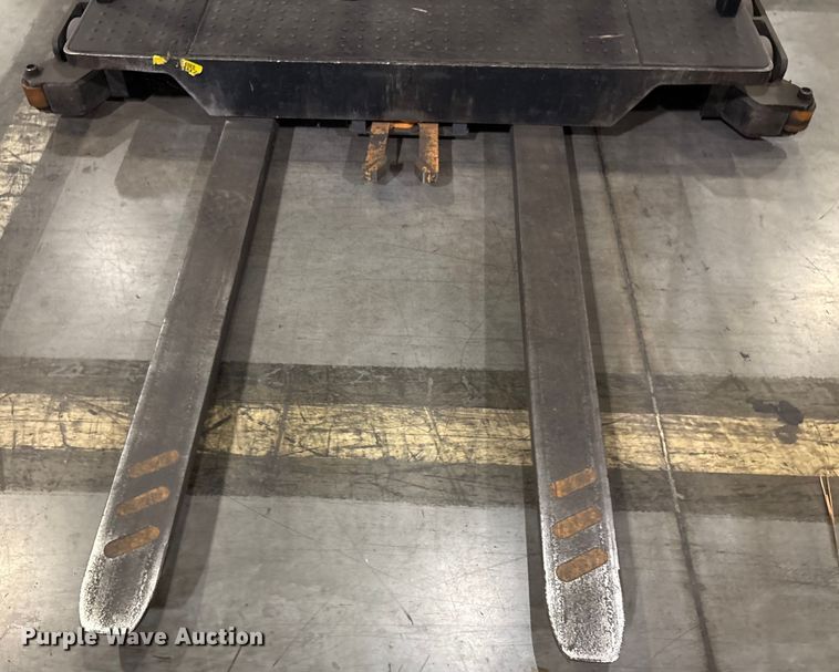 image for item EU4539 2017 Crown SP4050-30 order picker