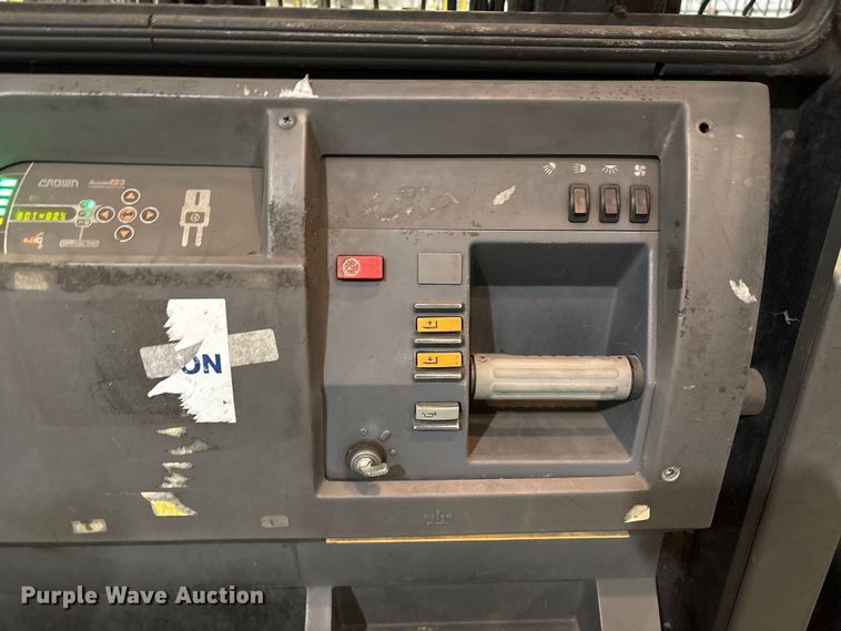 image for item EU4539 2017 Crown SP4050-30 order picker