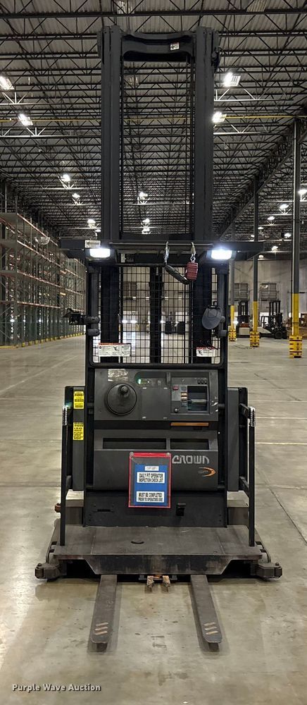 image for item EU4540 2017 Crown SP4050-30 order picker