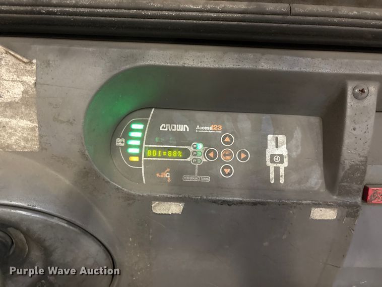 image for item EU4540 2017 Crown SP4050-30 order picker