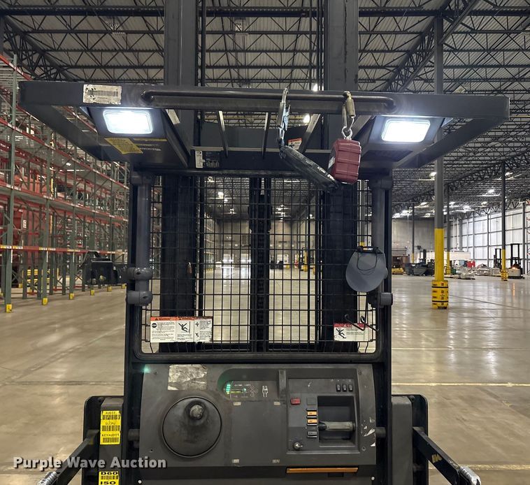 image for item EU4540 2017 Crown SP4050-30 order picker