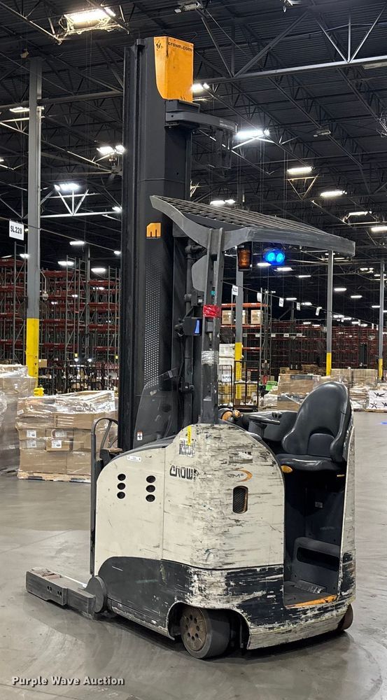 image for item EU4542 2019 Crown RM6095S-45 reach truck