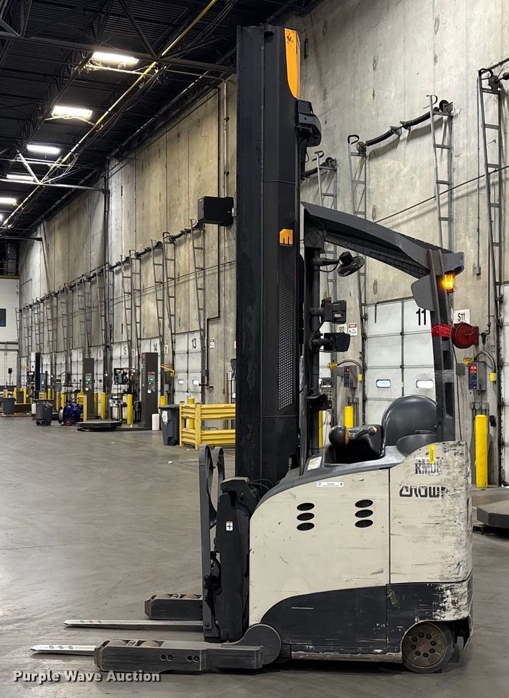 image for item EU4542 2019 Crown RM6095S-45 reach truck