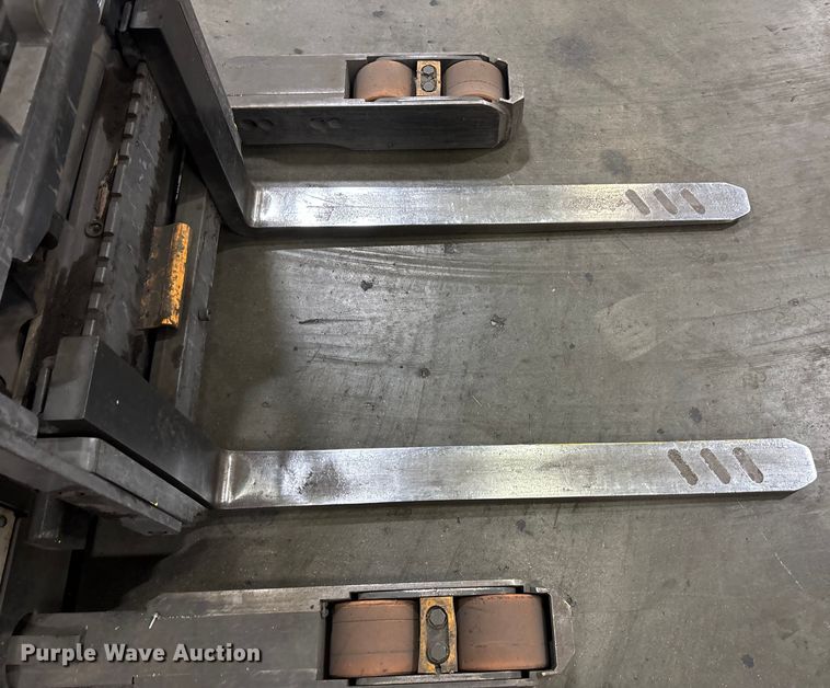 image for item EU4542 2019 Crown RM6095S-45 reach truck