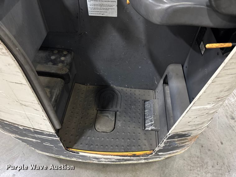 image for item EU4542 2019 Crown RM6095S-45 reach truck