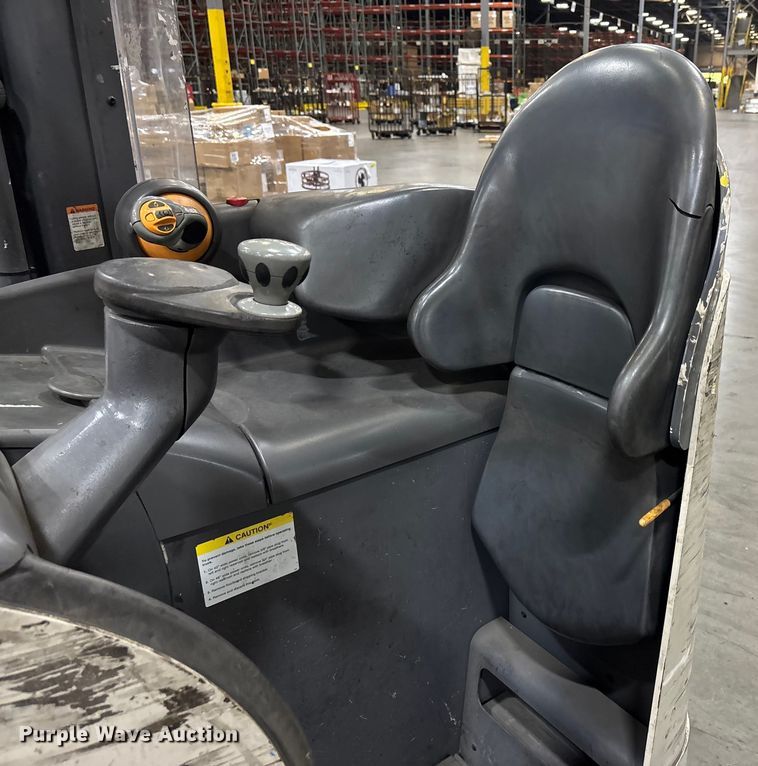 image for item EU4542 2019 Crown RM6095S-45 reach truck