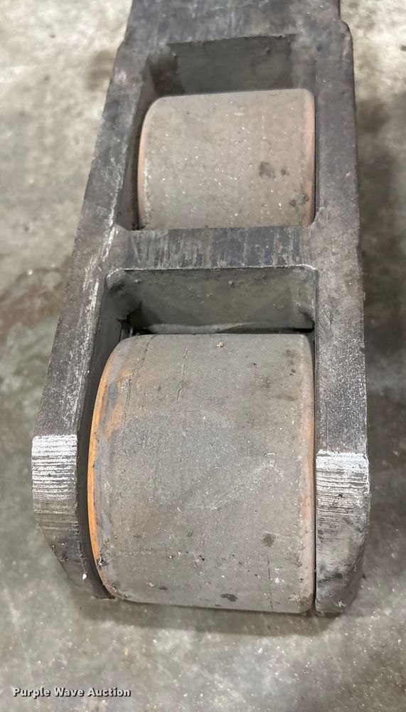 image for item EU4545 2008 Crown SH5520-40 pallet stacker