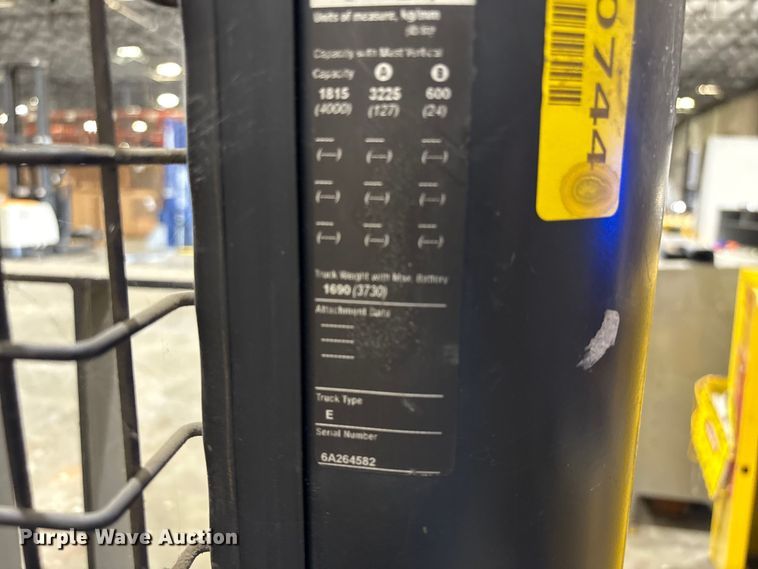 image for item EU4545 2008 Crown SH5520-40 pallet stacker