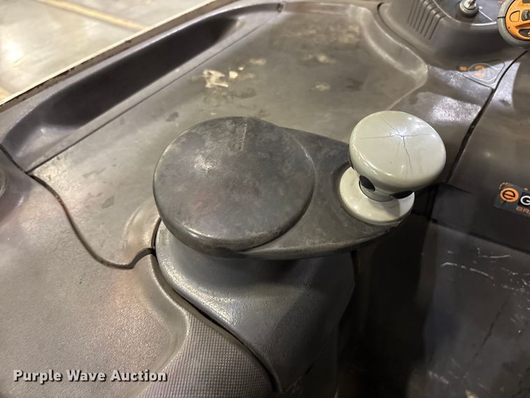 image for item EU4546 2017 Crown RC5545-45 forklift