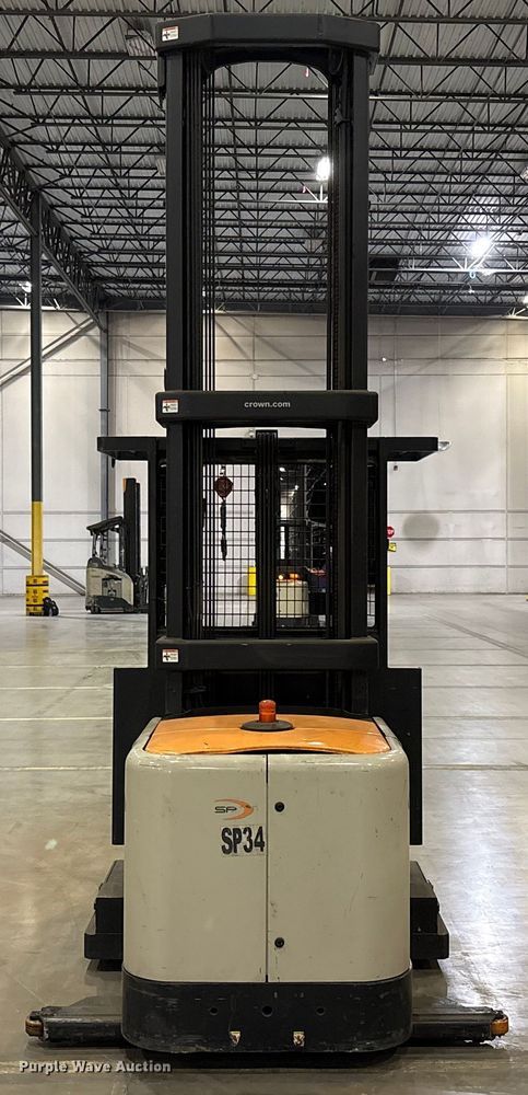 image for item EU4548 2018 Crown SP4050-30 order picker